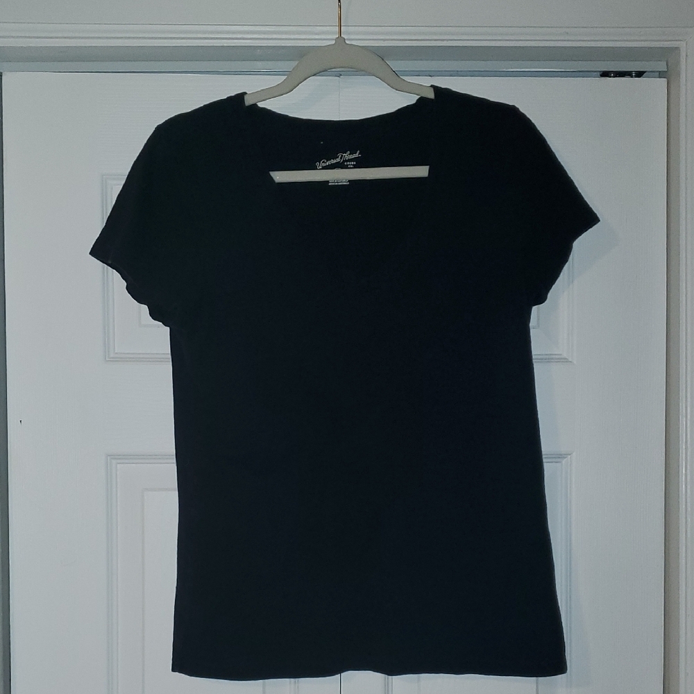 Universal Thread Black Short Sleeve Tee